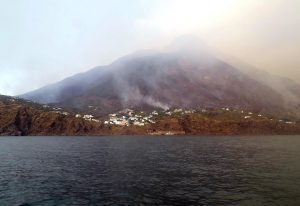 Esplosione Stromboli turisti