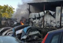 Aci Sant’Antonio: incendio in autodemolizione
