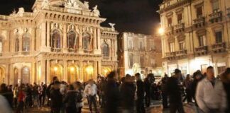 Il Codacons invita i sindaci ad aumentare i controlli ed evitare assembramenti nel periodo estivo Aumento controlli assembramenti periodo estivo