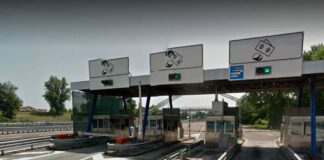 Codacons:  tutti i caselli autostradali richiedono contatto con le mani degli utenti. Servono distributori di gel ai caselli o strumenti alternativi di pagamento Codacons caselli autostradali richiedono contatto mani