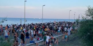 Isole Eolie, Codacons: Assembramenti nei porti e nelle piazze e tantissimi senza mascherina Isole Eolie Codacons assembramenti