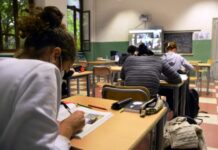 Codacons: anche il C.T.S. esorta a non riaprire le scuole – fondamentale contenere il contagio dopo le festività Codacons scuole contenere contagio