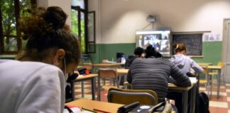 Codacons: anche il C.T.S. esorta a non riaprire le scuole – fondamentale contenere il contagio dopo le festività Codacons scuole contenere contagio