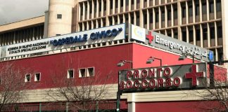 Sanità: all’unità di terapia intensiva coronarica del civico pavimento rattoppato con lo scotch Pavimento Civico di Palermo