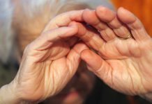 Caltanissetta: maltrattamenti e sequestri di anziani nella casa di riposo Santa Chiara maltrattamenti anziani