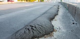 Agrigento Capitale della Cultura 2025 tombini coperti dall’asfalto