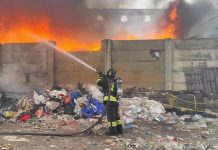 Incendio all’ex Italcementi: Codacons e Consaambiente chiedono chiarezza sulla nube tossica e sui rischi per la salute pubblica Incendio all’ex Italcementi