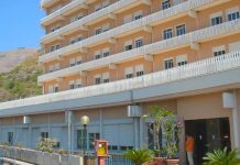 Cardiochirurgia pediatrica di Taormina: genitori in tenda, politica assente Cardiochirurgia pediatrica di Taormina