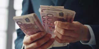 Regione Siciliana, Codacons: cinquemila euro per un video di auguri e comunicazione inesistente spreco risorse pubbliche