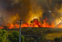 Catania, incendio alla Zona Industriale incendio zona industriale