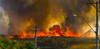 Catania, incendio alla Zona Industriale incendio zona industriale