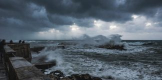 Maltempo in Sicilia, Codacons: non è un buon esempio esporsi al pericolo in diretta Maltempo in Sicilia