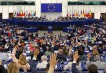 Viaggi, svolta UE sui diritti dei consumatori: stop abusi su voucher e rimborsi più rapidi diritti dei viaggiatori