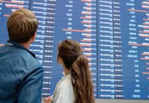 Voli cancellati e rincari carburante, Codacons: i viaggiatori non devono pagare il conto dei disservizi vacanze rincari